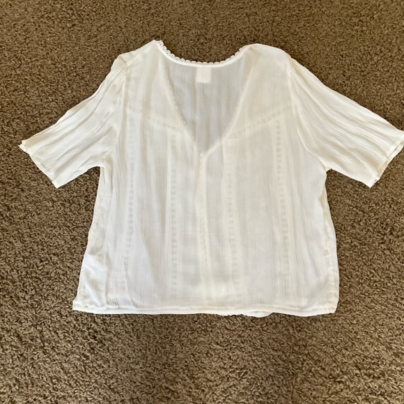NWOT~ White Embroidered Crochet Peasant Blouse, Cinch tie, Boho, Penny Lane 🌼 - Picture 5 of 9